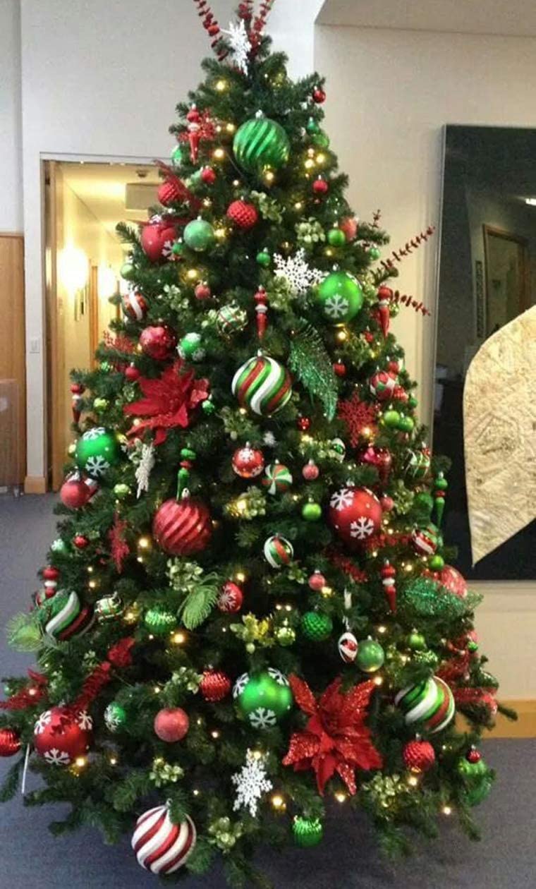 Albero di Natale con 1600 punte, alto 210cm con supporto in metallo